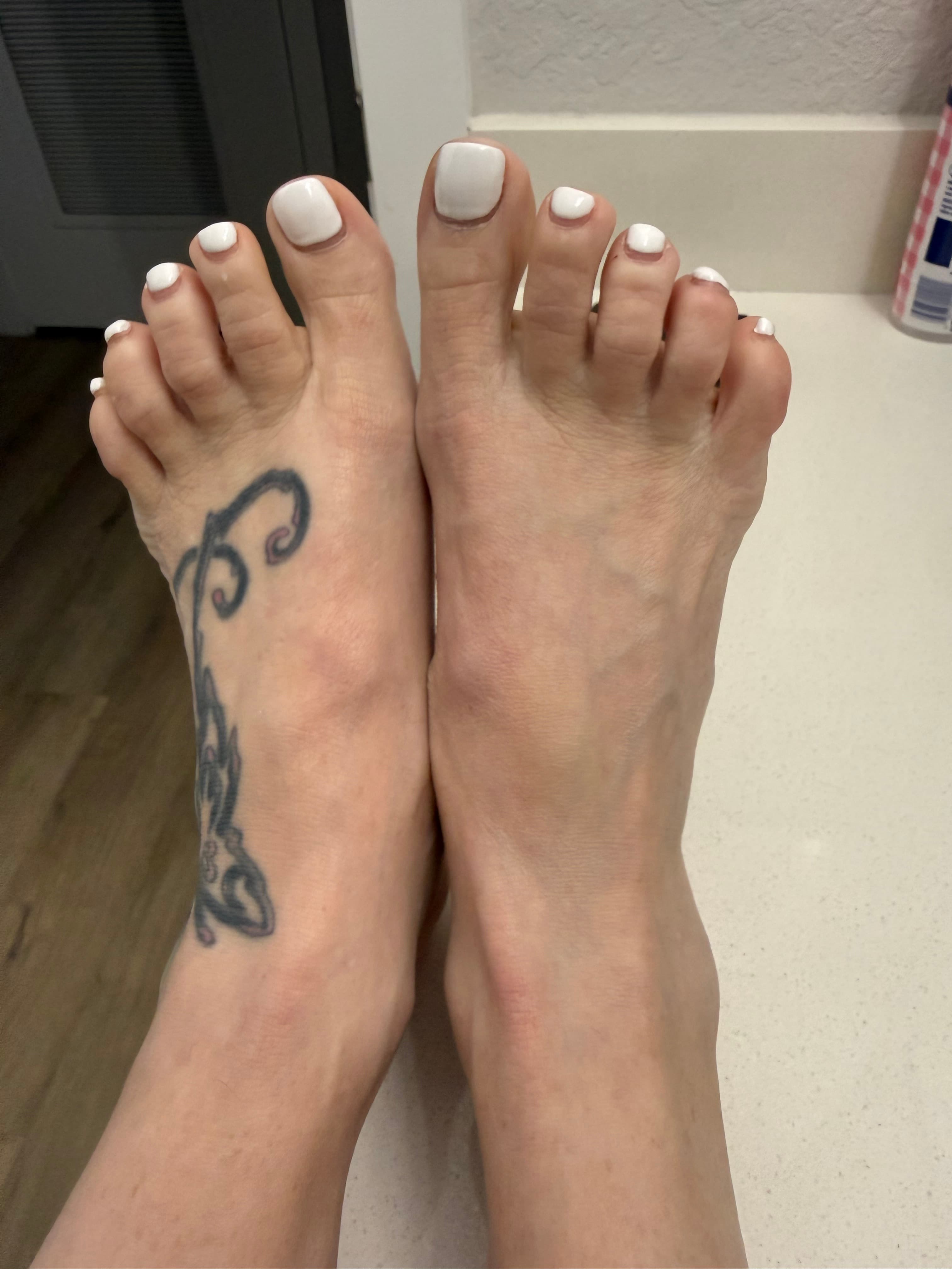 FLFeetCutie content